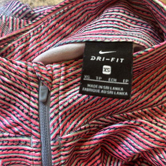 5 for $25- Pink/purple/gray Nike dri-fit XS - Picture 2 of 2